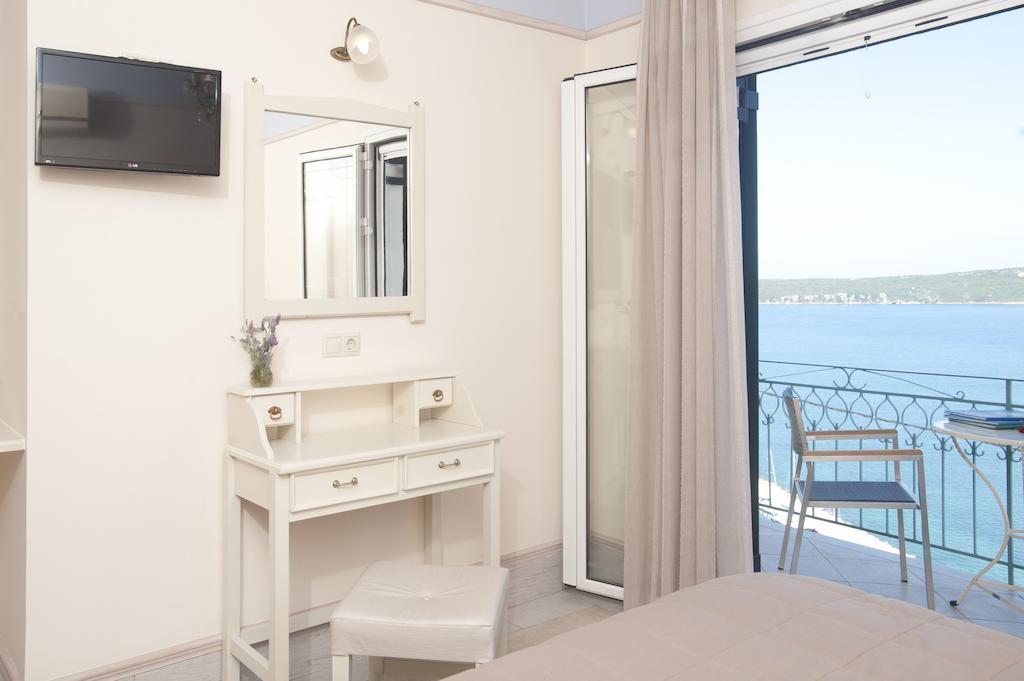 Tina'S House Aparthotel Pylos Buitenkant foto