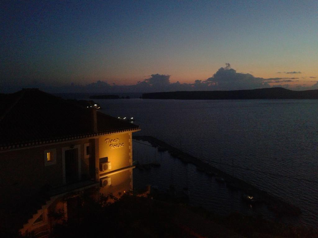 Tina'S House Aparthotel Pylos Buitenkant foto